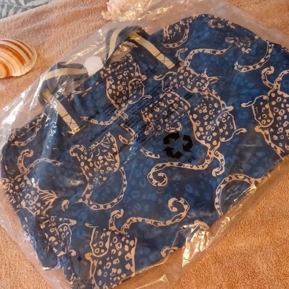 Lilly Pulitzer Bag Beale Weekender Bag NWT Easy to Spot OS - Picture 10 of 13